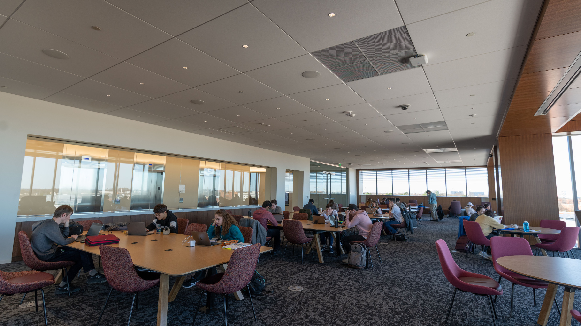 19C10302-P58-004.jpg
